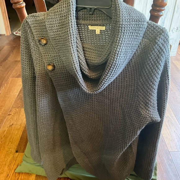 Kate and Sam medium LS sweater - Picture 4 of 6